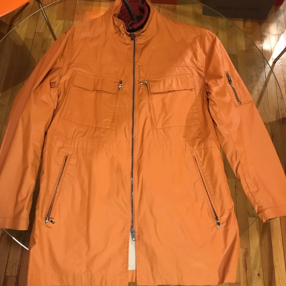 Vintage Tommy Hilfiger rain jacket with lining.